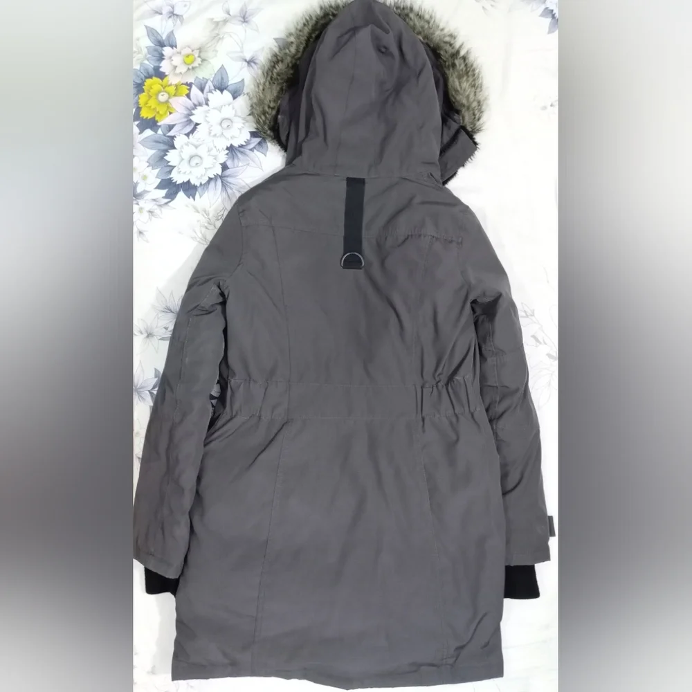 Aritzia Golden by TNA Down Bancroft Parka Grey - Picture 6 of 8
